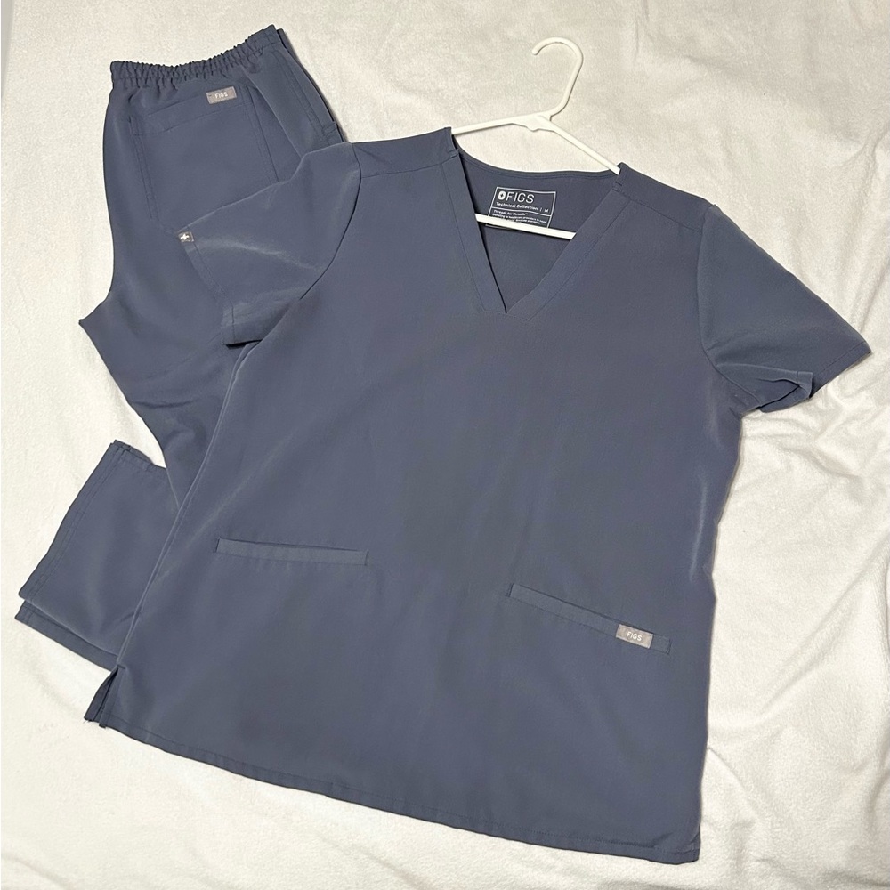 FIGS scrubs, Women’s size medium